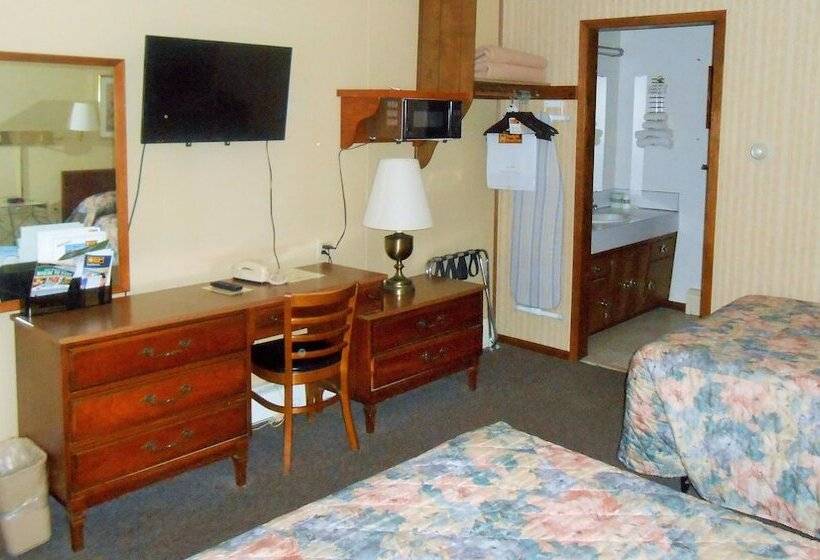 Номер Стандарт 2 Двуспальные Кровати, Budget Inn