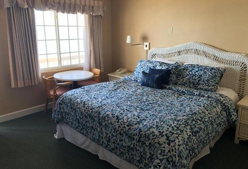 标准间, Cliff House Inn