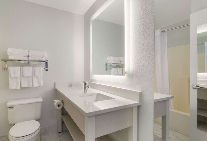 Люкс, Mainstay Suites Greensboro