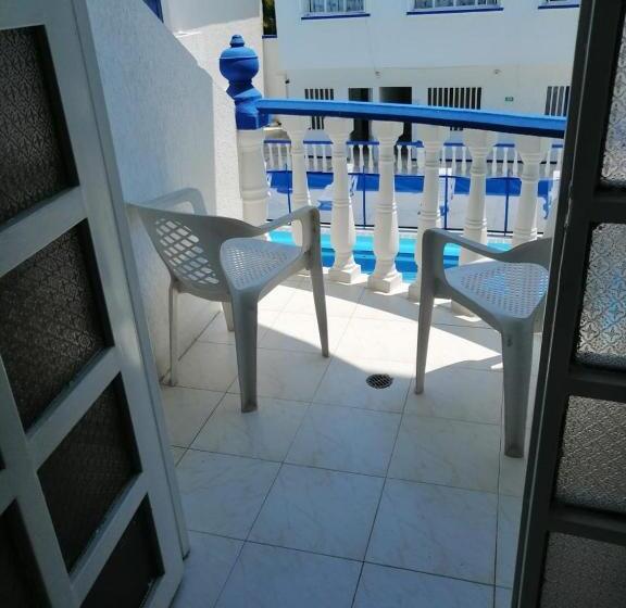 اتاق استاندارد, Es Lancers, Melgar