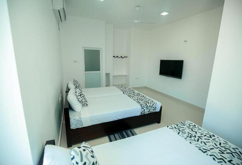 اتاق لوکس سه تخته, Roabaa Guesthouse