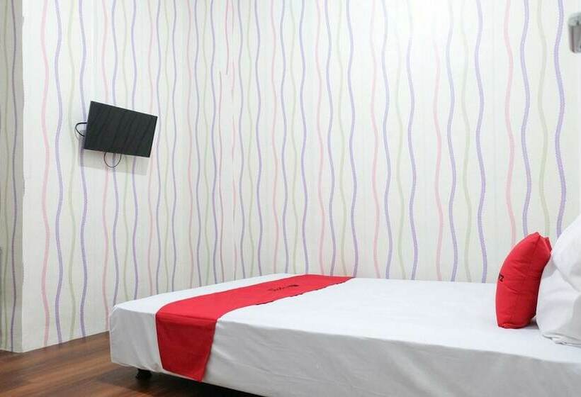 Номер Стандарт, Reddoorz Near Ahmad Yani Airport 3