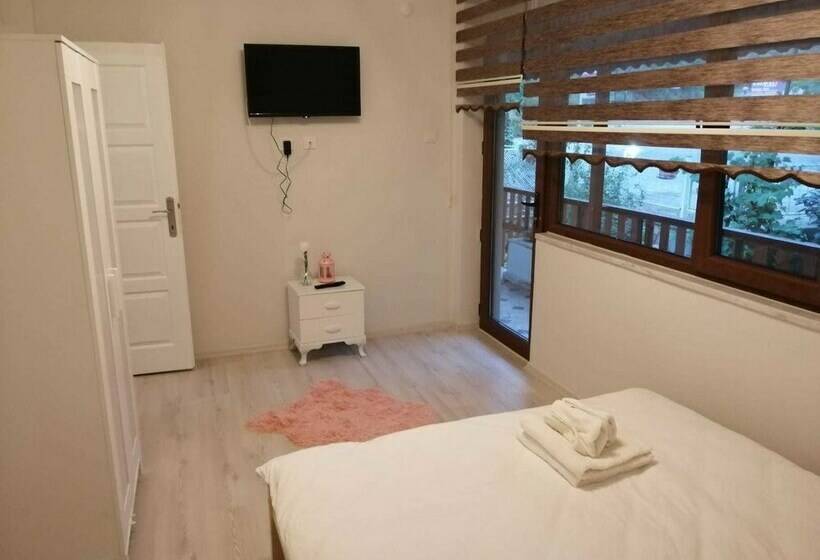 اتاق استاندارد با بالکن, Beyaz Ev Butik Otel Masukiye