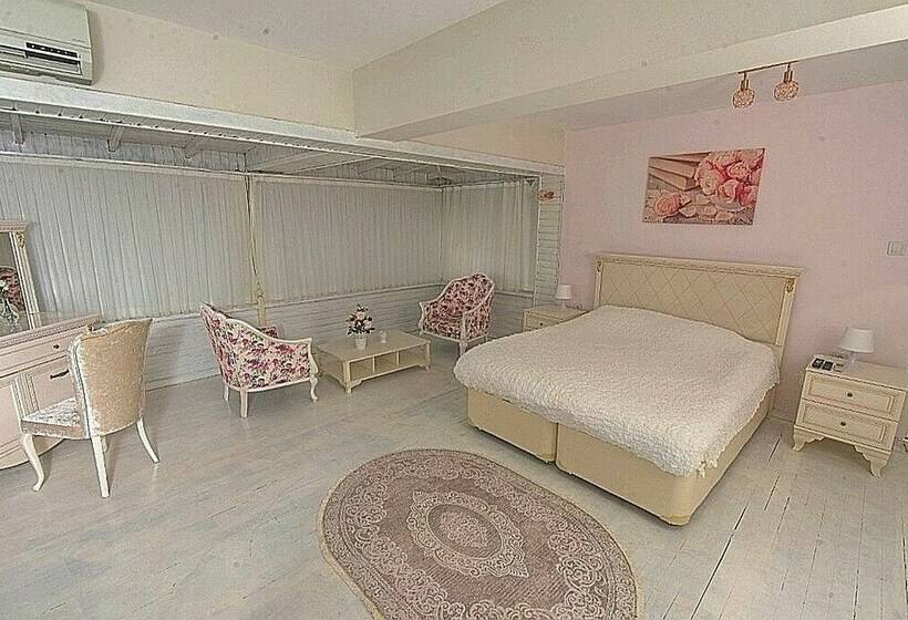 اتاق استاندارد با بالکن, Beyaz Ev Butik Otel Masukiye