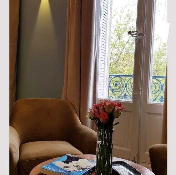 اتاق استاندارد, De L'anglais, Guesthouse
