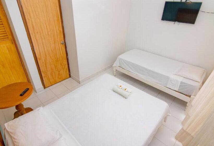 اتاق استاندارد با سرویس بهداشتی مشترک, Spilberg Resort
