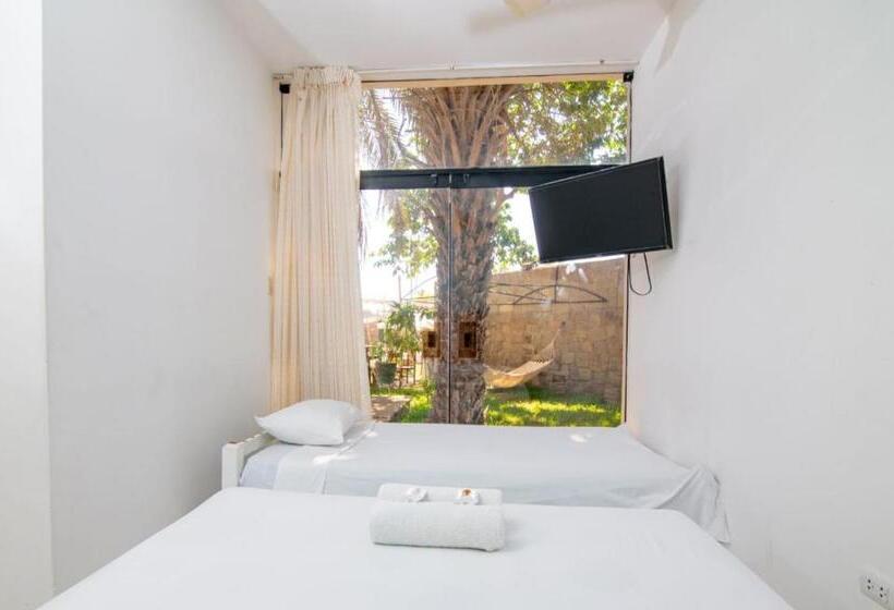 اتاق استاندارد با سرویس بهداشتی مشترک, Spilberg Resort
