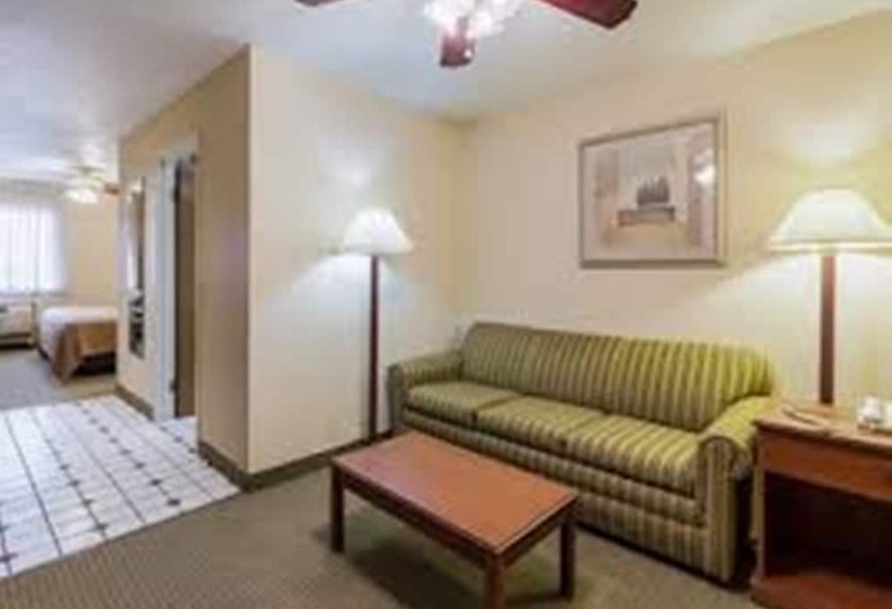 Люкс, Baymont By Wyndham Omaha Sw