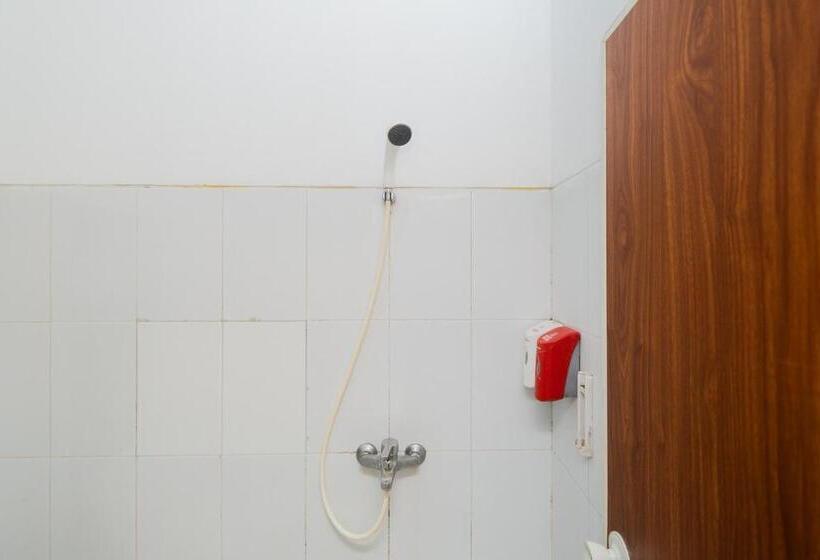 Номер Стандарт, Reddoorz Near Taman Krida Budaya Malang
