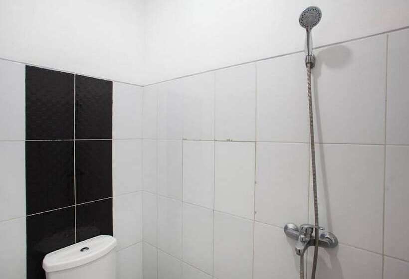 Номер Economy, Reddoorz Near Taman Krida Budaya Malang