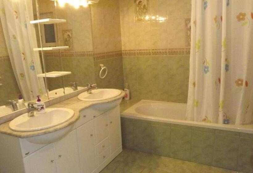 آپارتمان 1 خوابه با چشم‌انداز باغ, Akvárium Apartmanházak