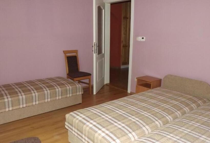 آپارتمان 1 خوابه با چشم‌انداز باغ, Akvárium Apartmanházak