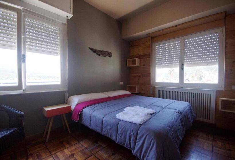 اتاق استاندارد, Carving Surf Hostel