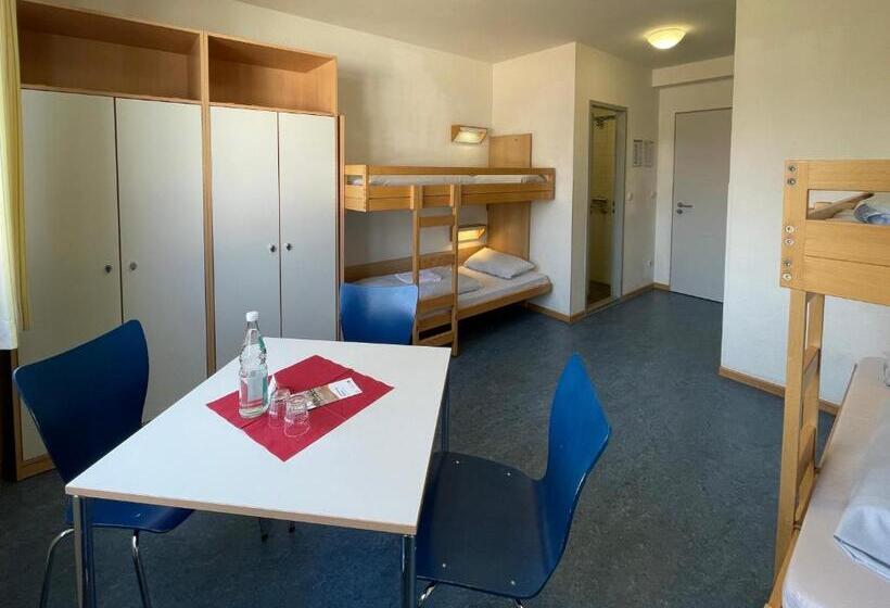 تختخواب در اتاق مشترک, Jugendherberge Wolfsburg