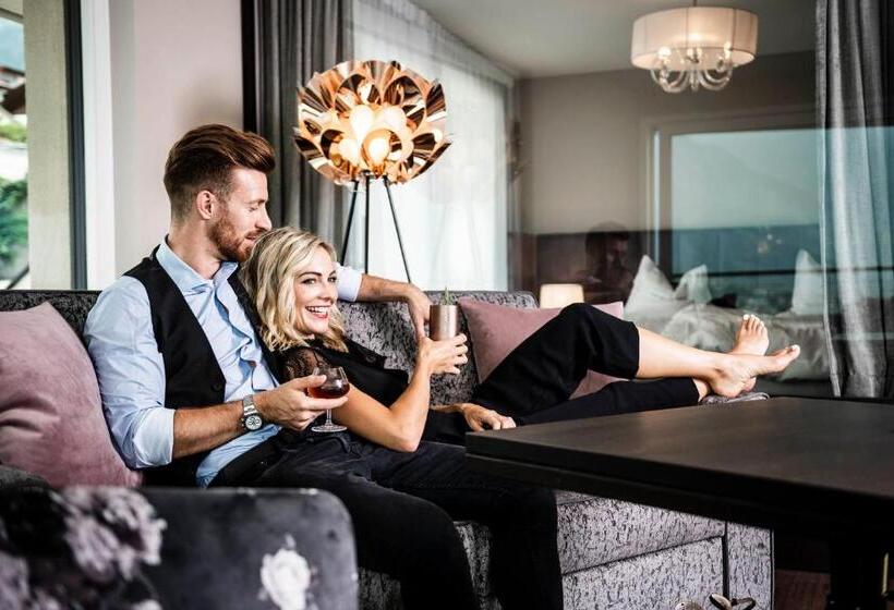 Люкс с Террасой, Prunner Luxury Suites   Adults Only