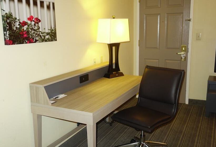 Люкс, Country Inn & Suites By Radisson, Burlington Elon , Nc
