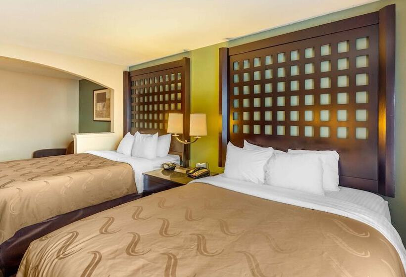 Люкс, Quality Suites Sherman