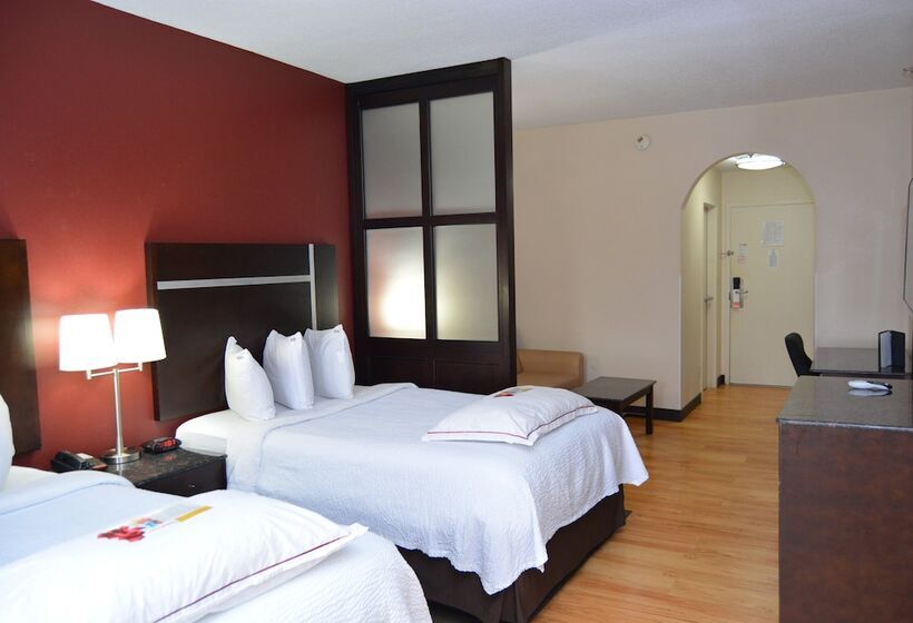Camera Deluxe, Red Roof Inn Plus+ & Suites Chattanooga   Downtown