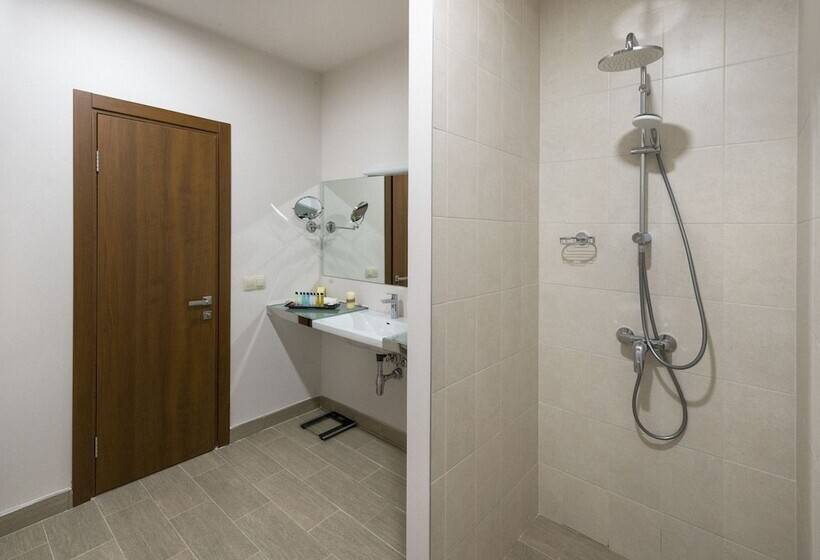 سوییت, Ani Grand Hotel Yerevan