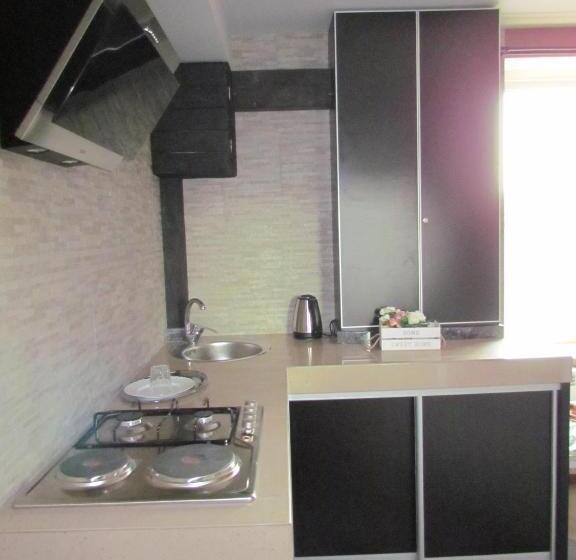 스위트 도시 전망, Guest House Khan