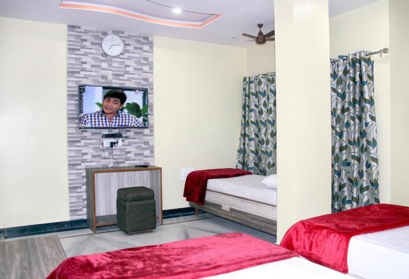 اتاق استاندارد با تخت بزرگ, Gujrat