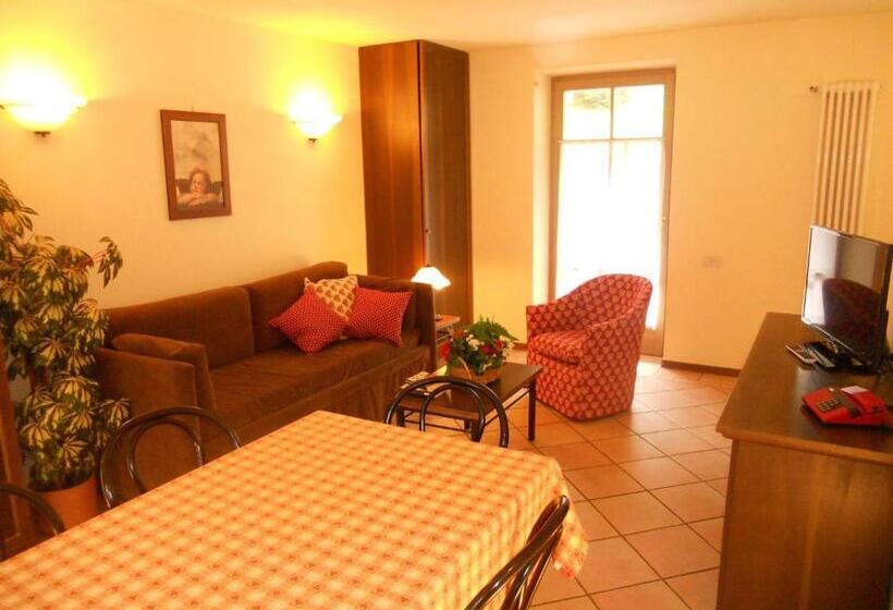 Apartamento 2 Quartos com Varanda, Residence Villa Avisio
