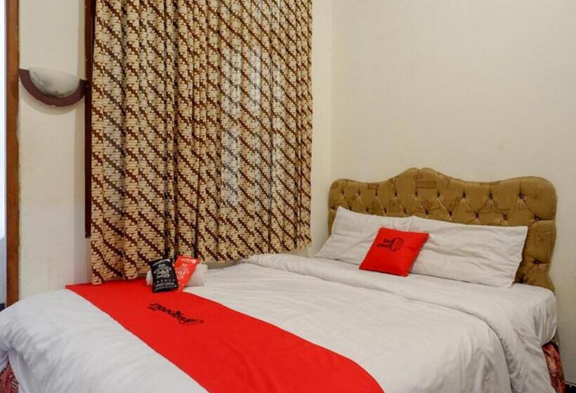 Номер Deluxe, Reddoorz Near Tugu Yogyakarta