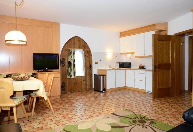 דירת חדר, Residence Granvara
