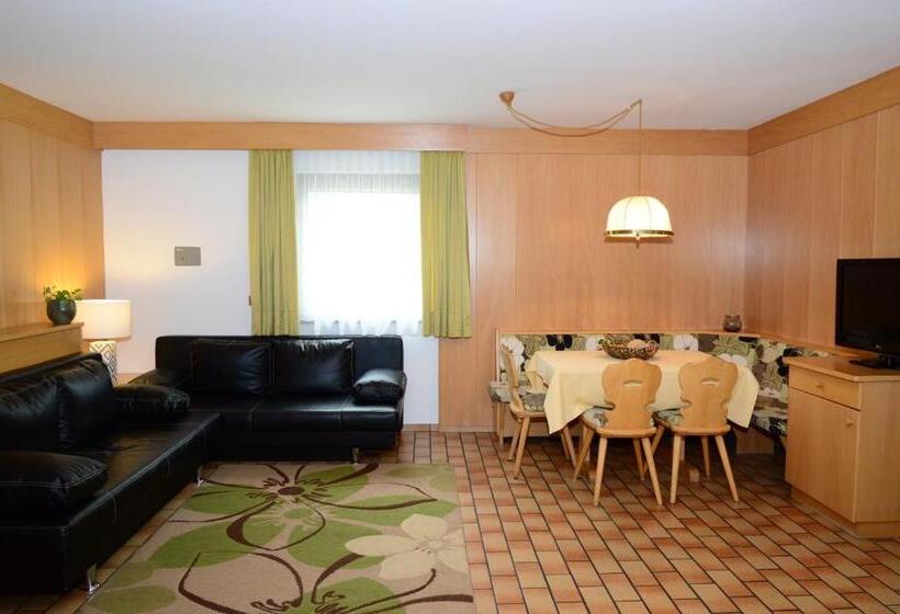 דירת חדר, Residence Granvara