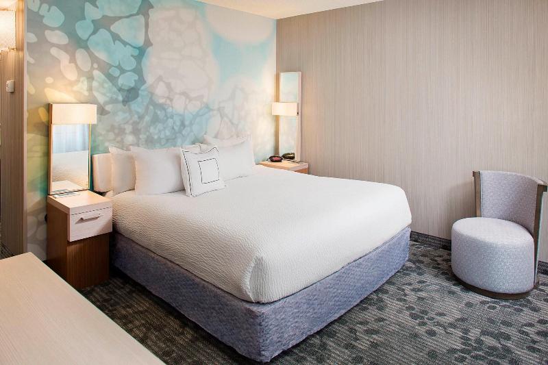 Люкс Кровать Кинг, Courtyard By Marriott Richmond Airport