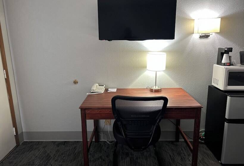 Люкс, Travelodge By Wyndham Lincoln South