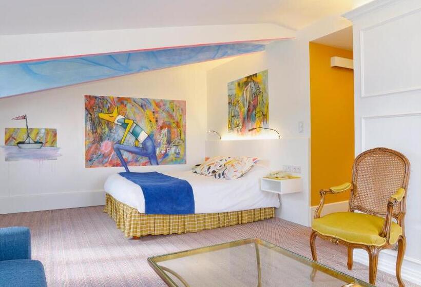 Номер Стандарт с Балконом, Hôtel L Yeuse   Teritoria