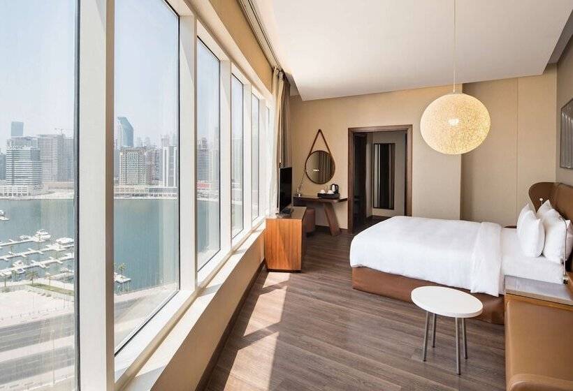 套房, Radisson Blu Hotel, Dubai Canal View