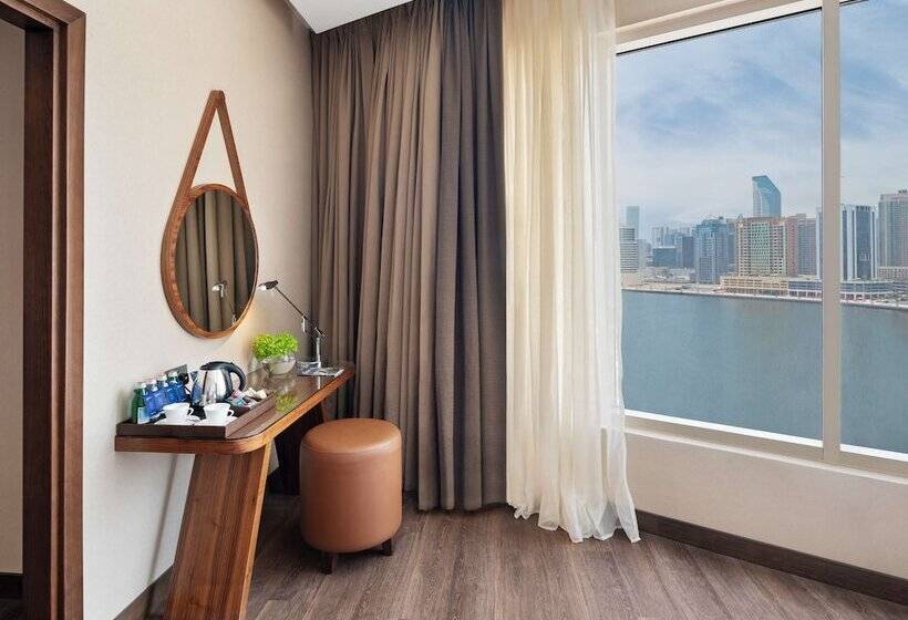 标准间, Radisson Blu Hotel, Dubai Canal View