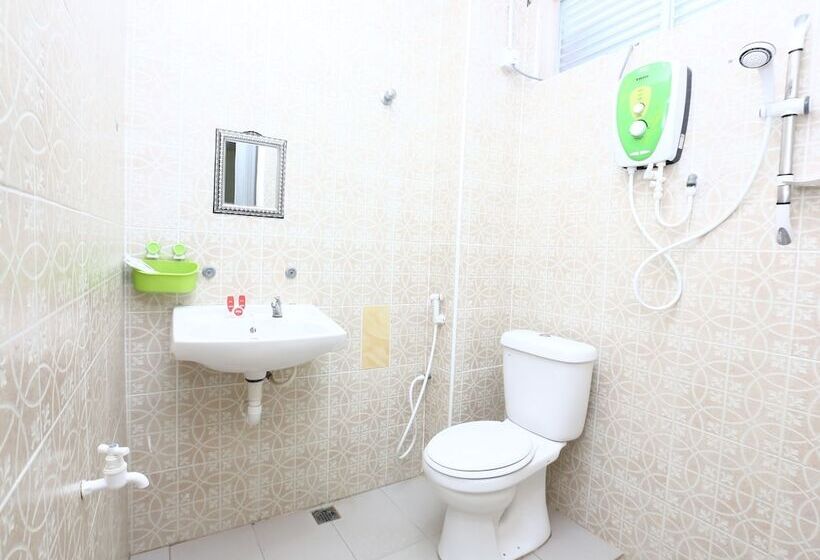 Quarto Triplo Estandar, O Pelangi Marang