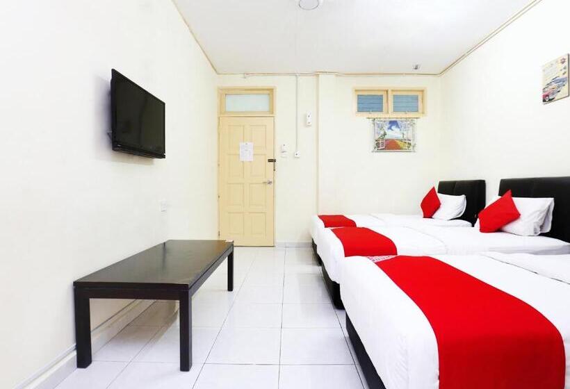 Quarto Triplo Estandar, O Pelangi Marang