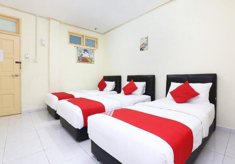 Quarto Triplo Estandar, O Pelangi Marang