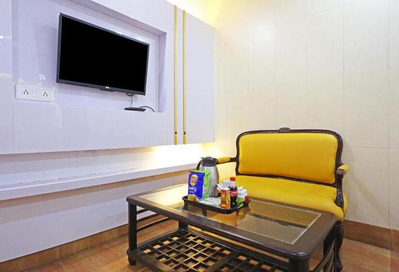 带大床的高级房间, Preet Palace  5 Mints Walk From Nizamuddin Railway Station