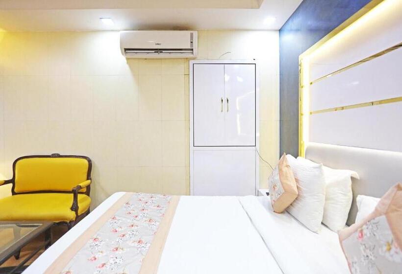 带大床的高级房间, Preet Palace  5 Mints Walk From Nizamuddin Railway Station