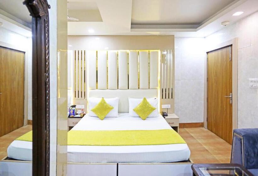行政三人间, Preet Palace  5 Mints Walk From Nizamuddin Railway Station