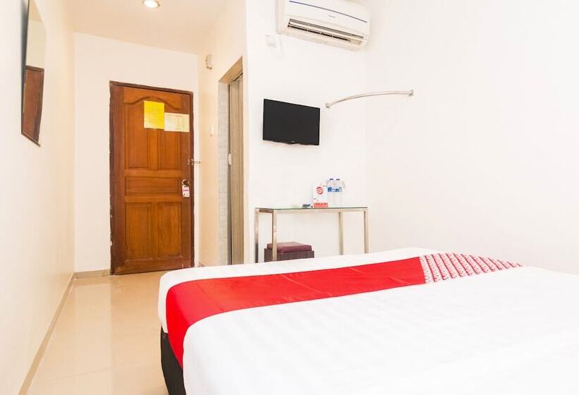 Quarto Estandar, Oyo 1635 New Star