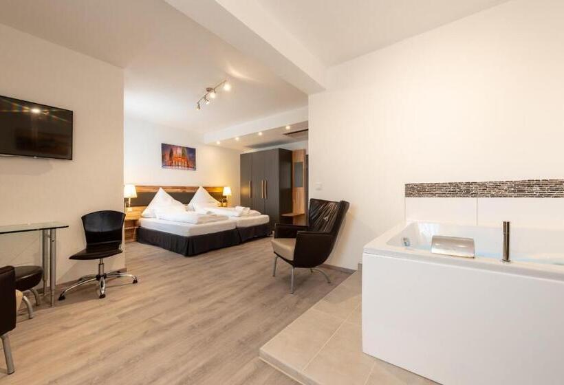 Family Suite, In Laisen