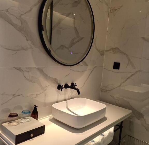 سوییت لوکس, Tian Yi International Hotel 天艺国际酒店