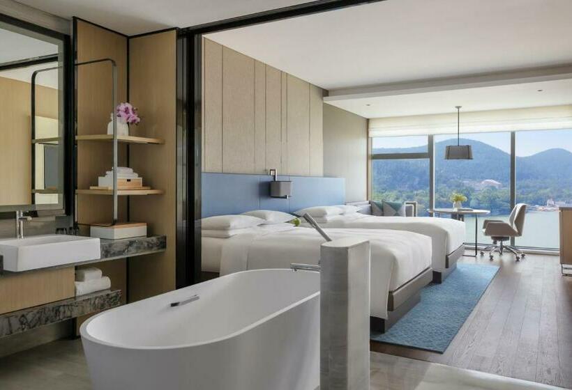 اتاق لوکس با چشم‌انداز دریاچه, Xuzhou Marriott Hotel Lakeview