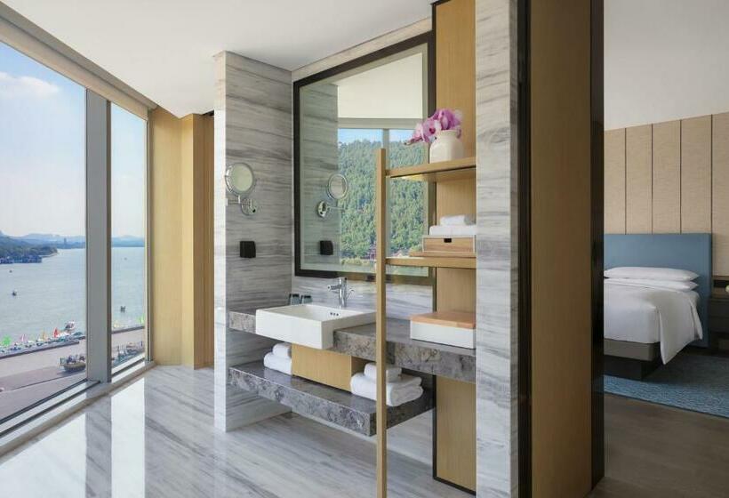اتاق استاندارد با تخت بزرگ, Xuzhou Marriott Hotel Lakeview