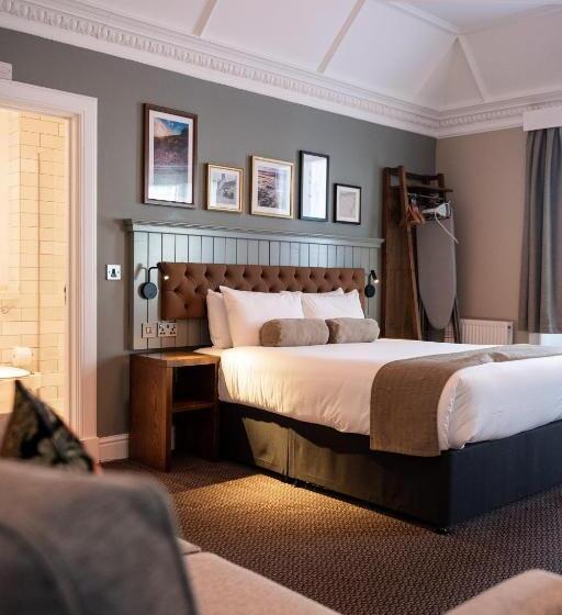 اتاق خانوادگی, The Hawes Inn By Innkeeper S Collection