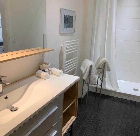اتاق استاندارد با تراس, In Situ B&b