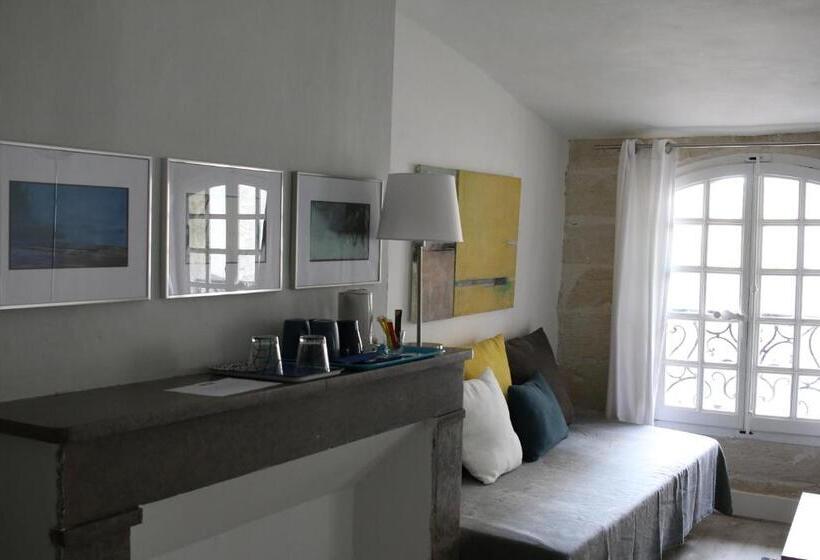 اتاق استاندارد چهار تخته, In Situ B&b