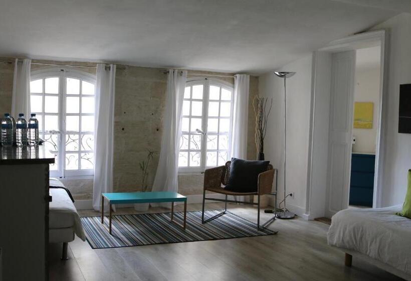 اتاق استاندارد چهار تخته, In Situ B&b