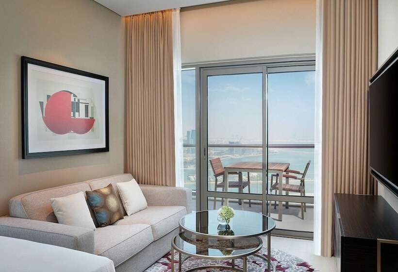 استودیوی لوکس, Hilton Doha The Pearl
